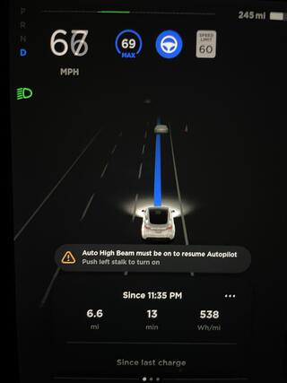 auto-Fernlicht auf Tesla