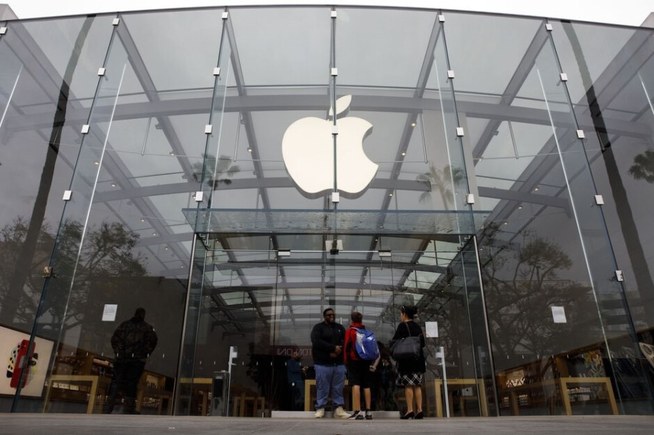 Los clientes de Apple Store que han sido vacunados ya no necesitan usar una mascarilla dentro de la tienda-Los clientes vacunados ya no necesitan usar mascarillas en las Apple Stores de EE. UU.