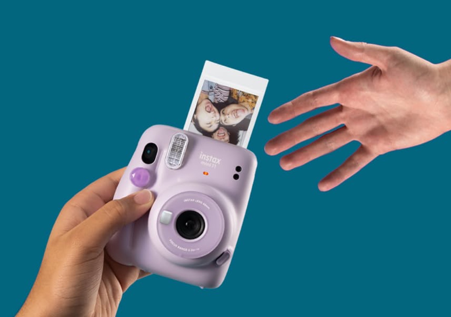 Polaroid Go frente a Fujifilm Instax Mini 11: qué cámara instantánea ...