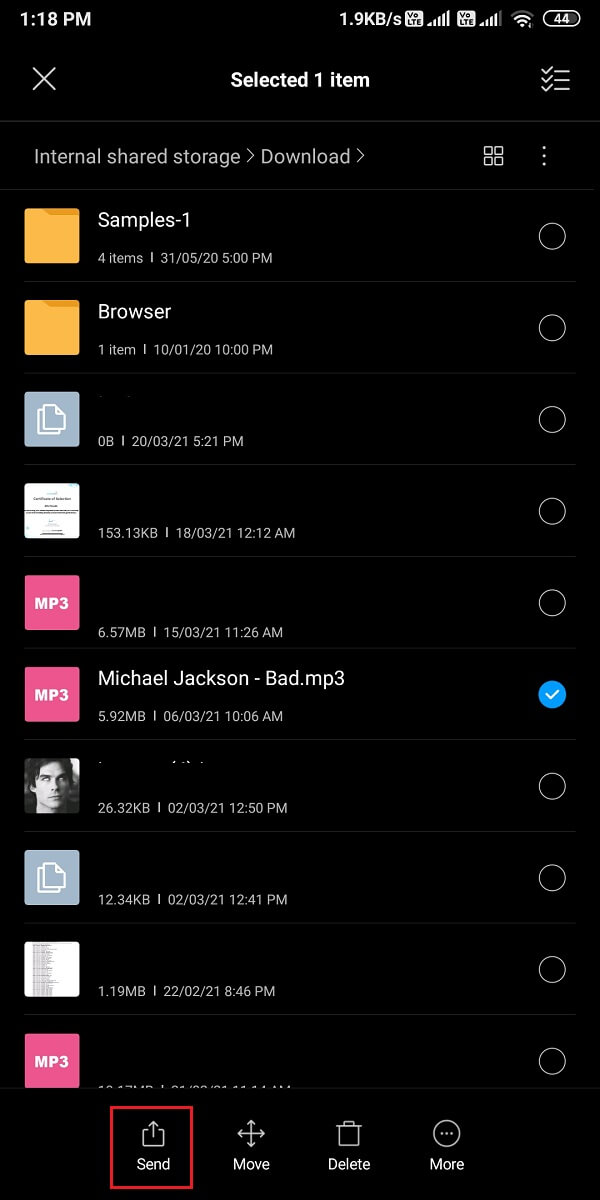 sélectionnez le fichier et appuyez sur l'option Envoyer ou partager sur votre écran. | Comment envoyer de la musique sur Facebook Messenger