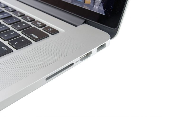 Schéma du MacBook Pro 2021 prétendument fuit, montrant le connecteur MagSafe, SD Emplacement pour carte et plus