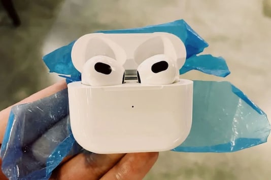 Image en direct AirPods 3. Image utilisée pour la représentation. (Crédit d'image: Weibo/@UnclePanPan)