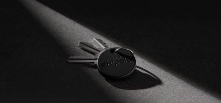 Chipolo ONE Spot est un concurrent AirTag moins cher avec un trou pour porte-clés et offre Find My Integration
