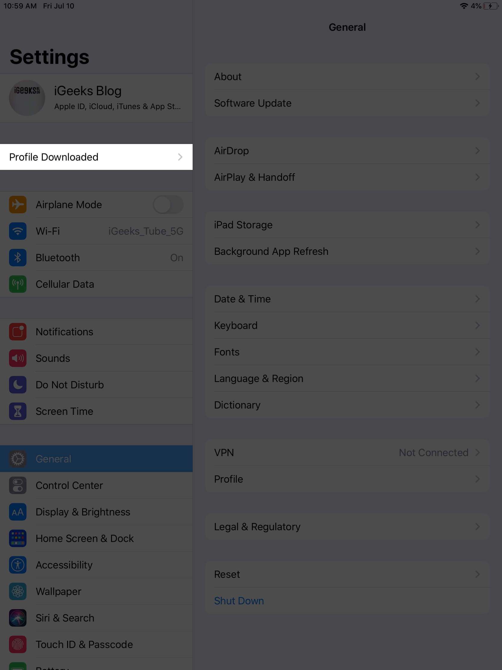 appuyez sur le profil téléchargé dans les paramètres sur ipad