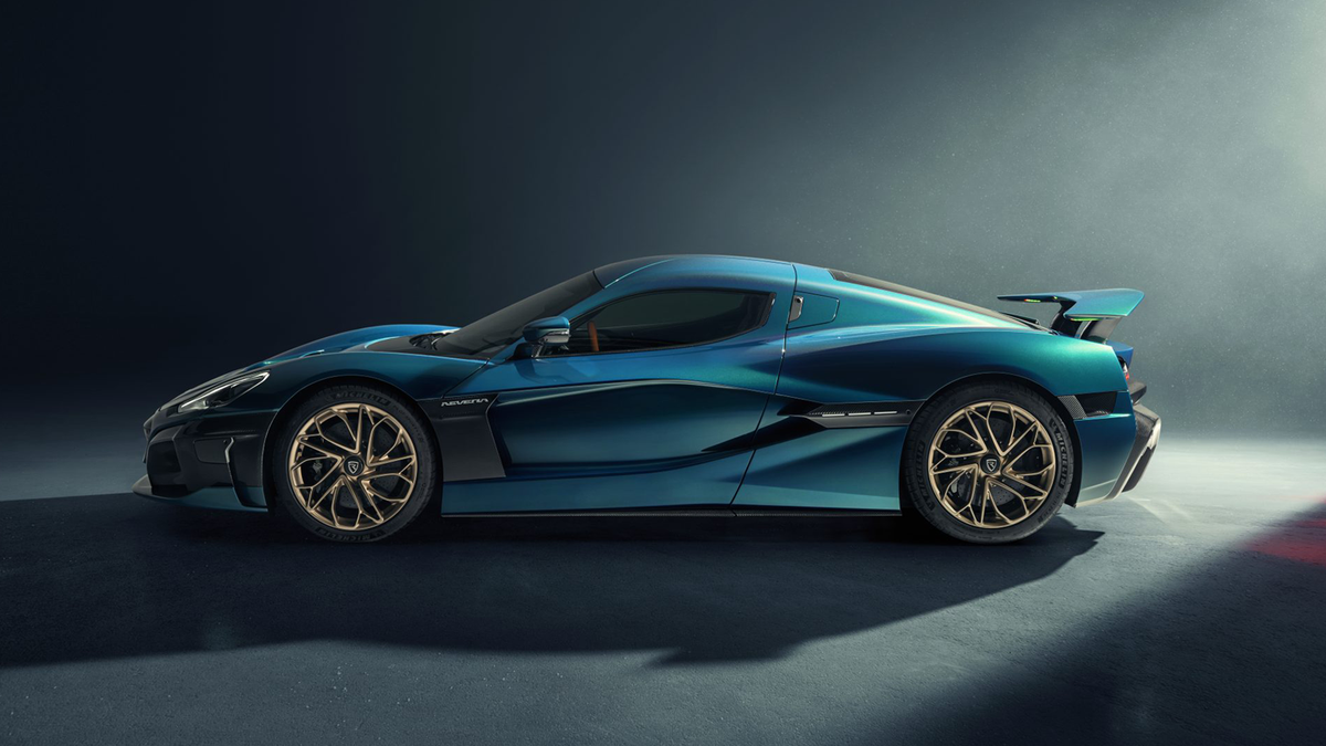 Vue latérale du Rimac Nevera