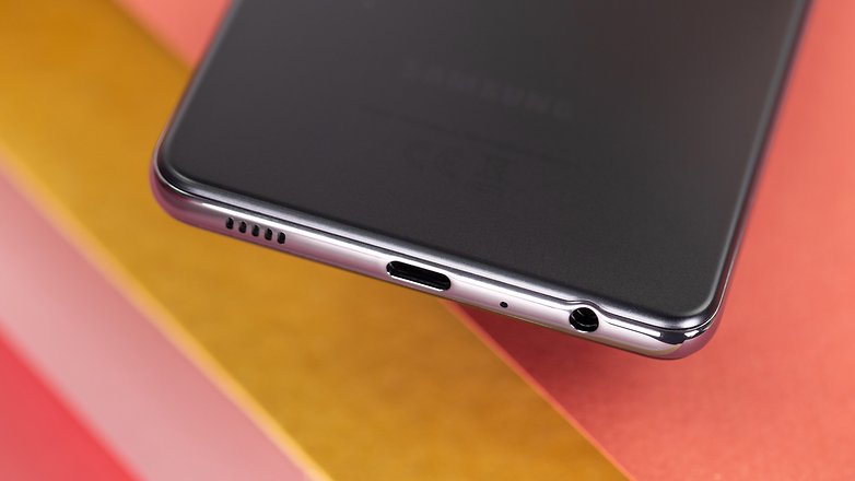Prise usb NextPit Samgung Galaxy A72