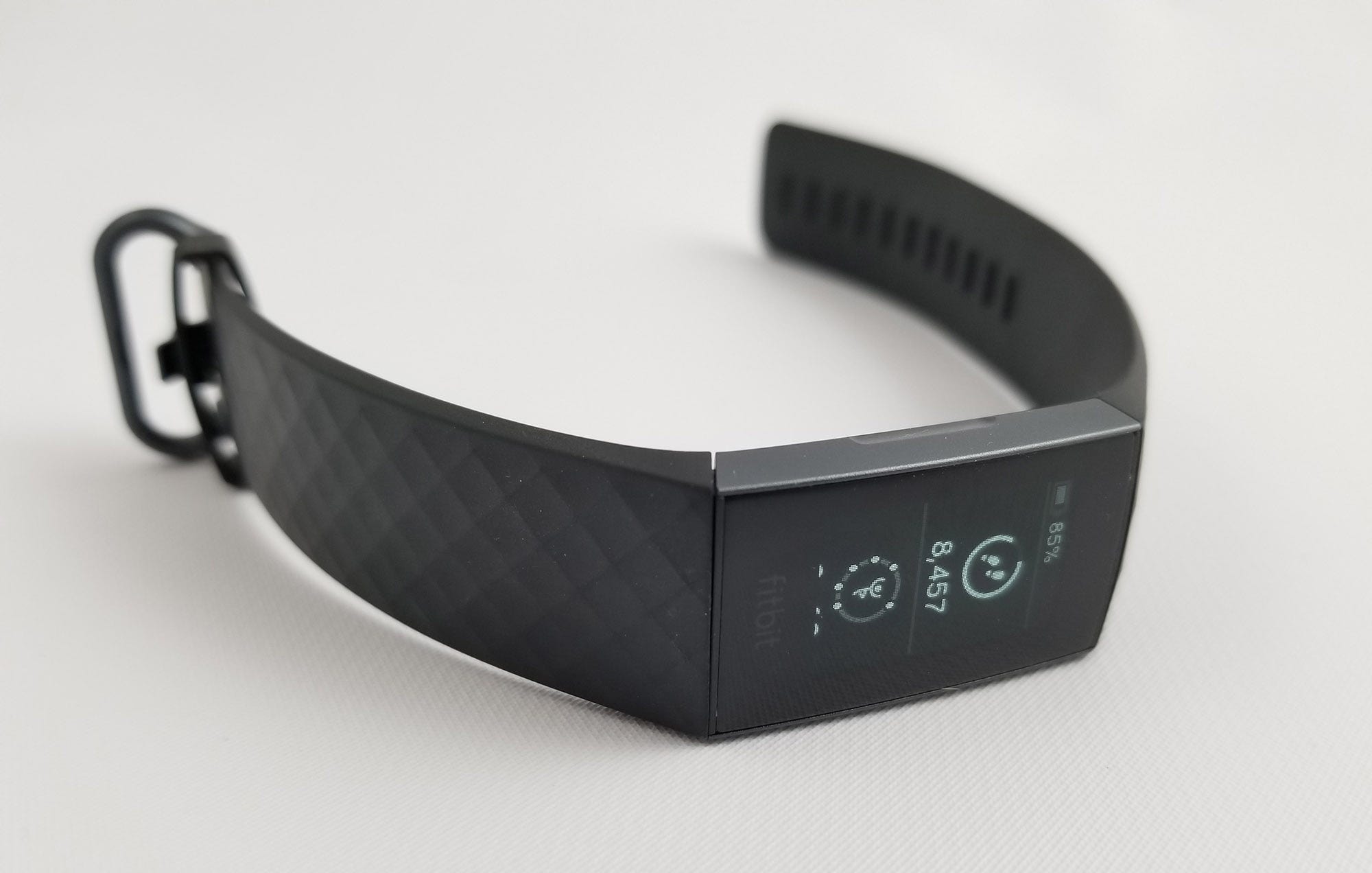 La Fitbit Charge 3 sur fond blanc