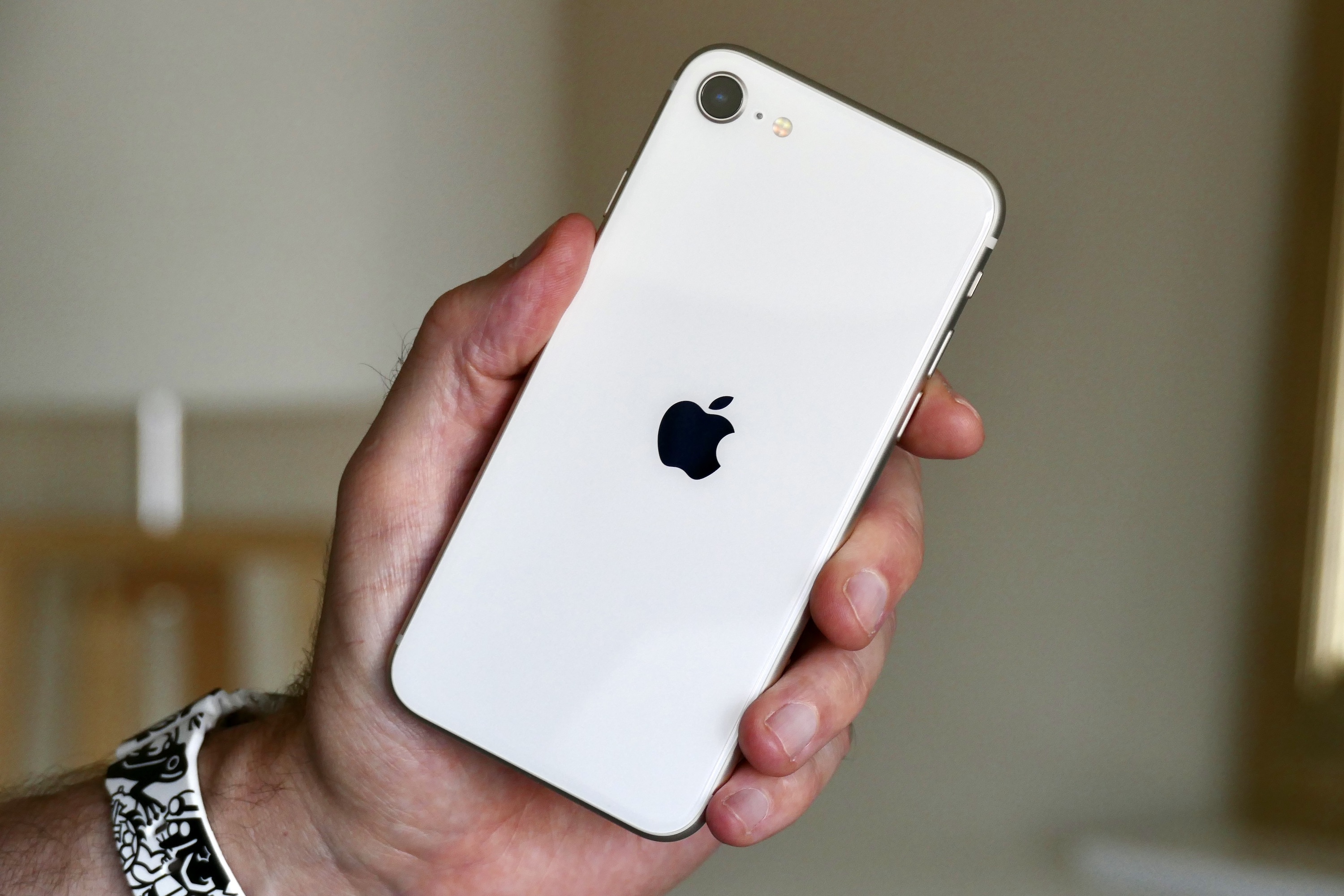 Ulasan Apple IPhone SE 2022 Ukuran Kecil Nilai Besar ID Atsit