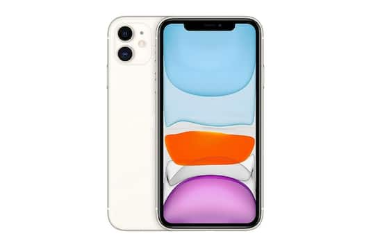 Apple iPhone 11
L'iPhone 11 (64 GB) viene venduto al dettaglio a Rs 48.999 (MRP Rs 54.900) durante la vendita Big Saving Days su Flipkart. Lo smartphone è disponibile in cinque colori e presenta un display LCD Liquid Retina HD da 6,1 pollici, una fotocamera principale da 12 megapixel e il chip A13 Bionic. I clienti con una carta di credito SBI possono usufruire di uno sconto fino al 10% durante l'acquisto. Il telefono è disponibile anche con un'offerta di scambio del valore fino a Rs 16.500. 