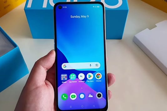 Realme Narzo 30 (Immagine: YouTube/
Marc Yeo Tech Review)