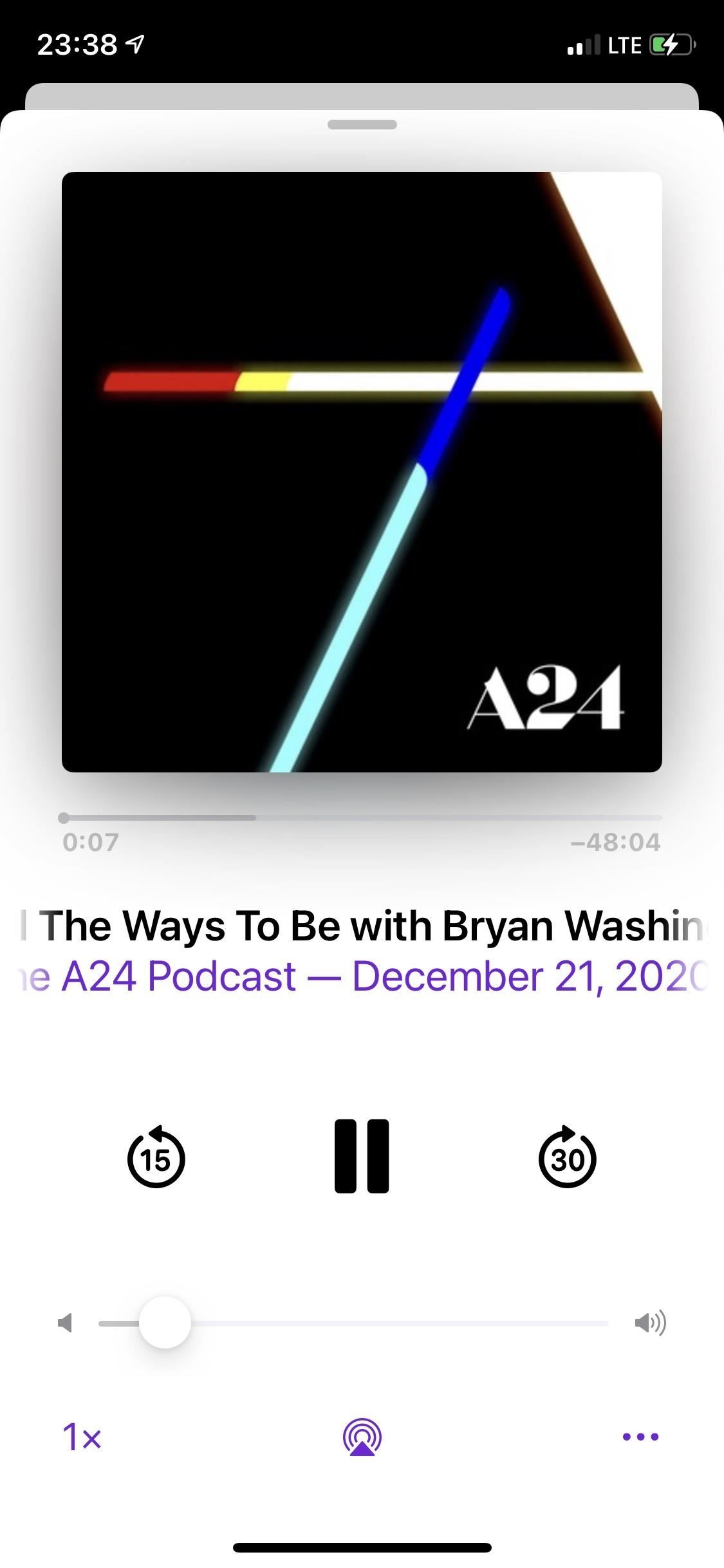 Riproduci automaticamente nuovi episodi di podcast su iPhone quando colleghi le cuffie, inizi un viaggio, tocchi un tag NFC e altro