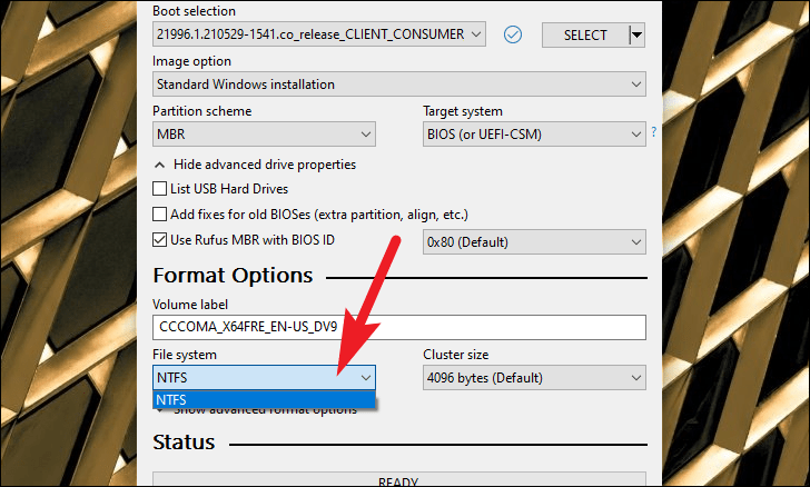 seleziona i file system per la creazione di un'unità USB di Windows 11