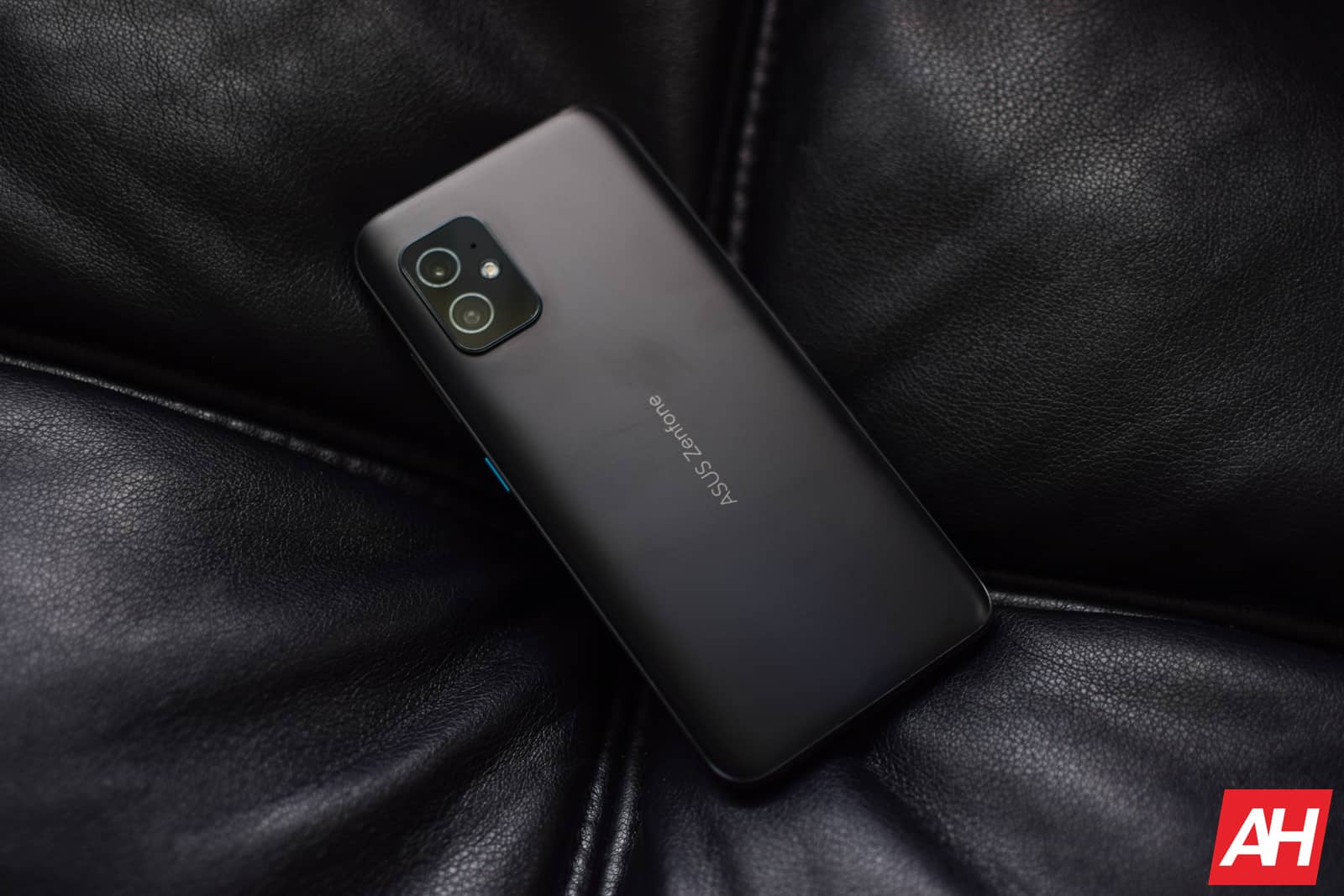 ASUS Zenfone 8 Review AM AH 09