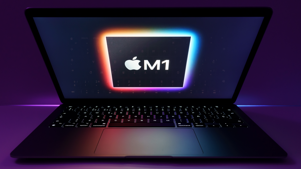 Nuovo MacBook Air silicio M1 con riflessi di luce