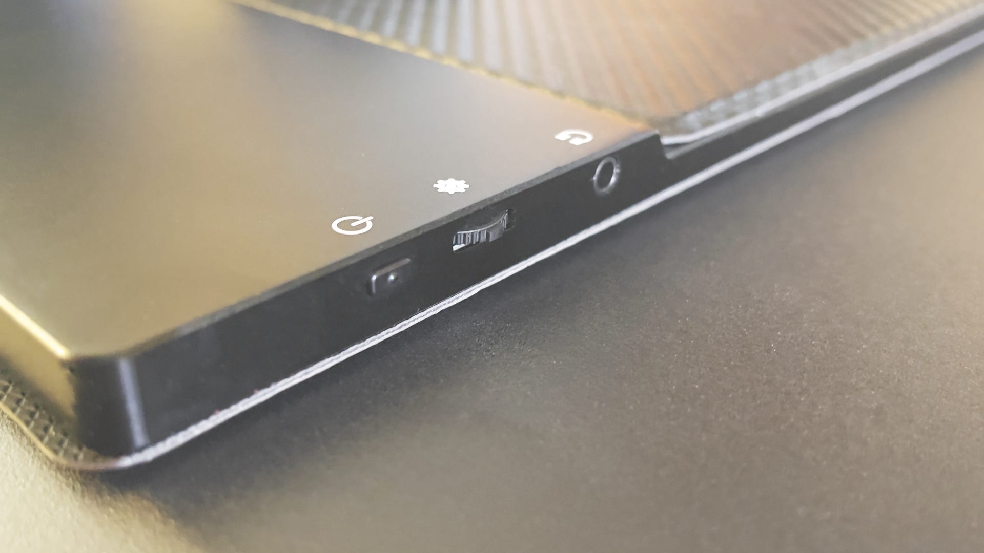 Potenza, volume e jack per cuffie del monitor Vissles