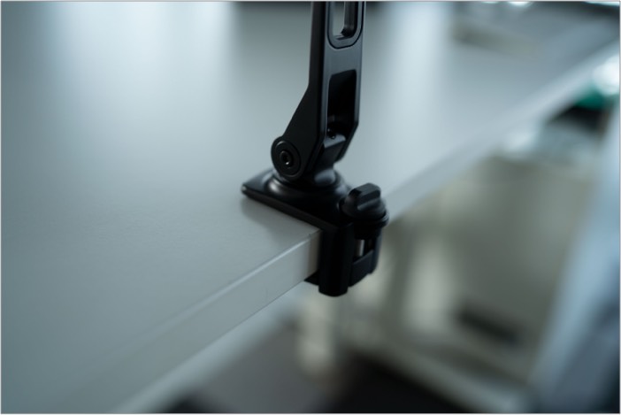 Weighted-Base vs. Shelf Clamp dell'HoverBar Duo