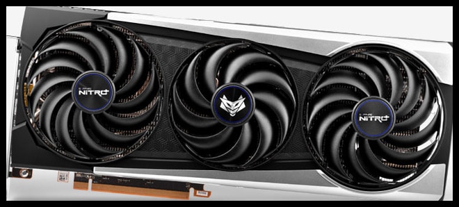 Scheda video SAPPHIRE NITRO+ Radeon RX 6700 XT GAMING OC in posizione verticale su sfondo bianco