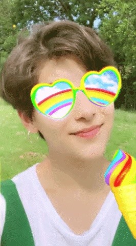 ARスナップショット: これらのSnapchat拡張現実レンズでプライド月を祝う
