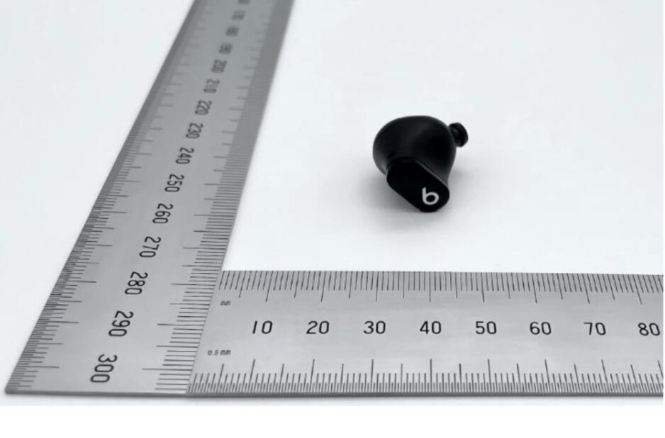 Photo by MacRumors-リークされた Beats Studio の芽が AirPods Pro の変更の可能性を示唆
