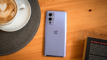 OnePlus 9は、12GBのRAMと256GBのストレージを備えた驚くべき価格で販売されています