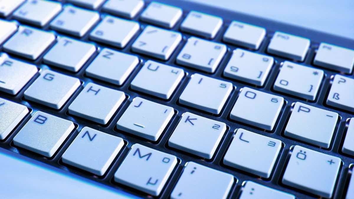 windwos10で複数の文字を入力するキーボードを修正
