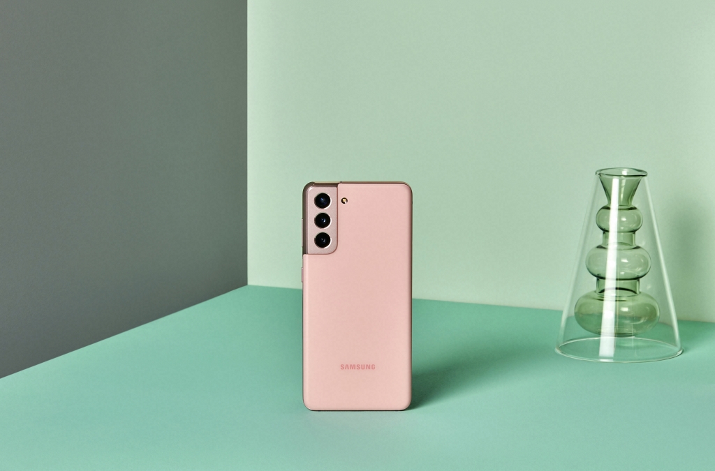 Vivo’s Under-Display Fingerprint Scanner Survives JerryRigEverything’s Scratch Test