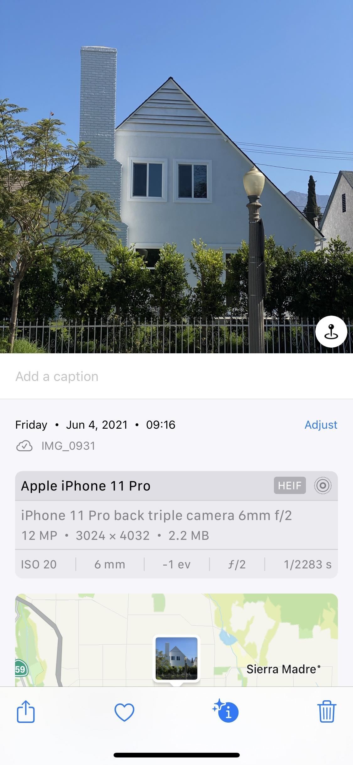 iOS 15 maakt het heel gemakkelijk om de locatie en datum/tijd voor elke foto of video te wijzigen