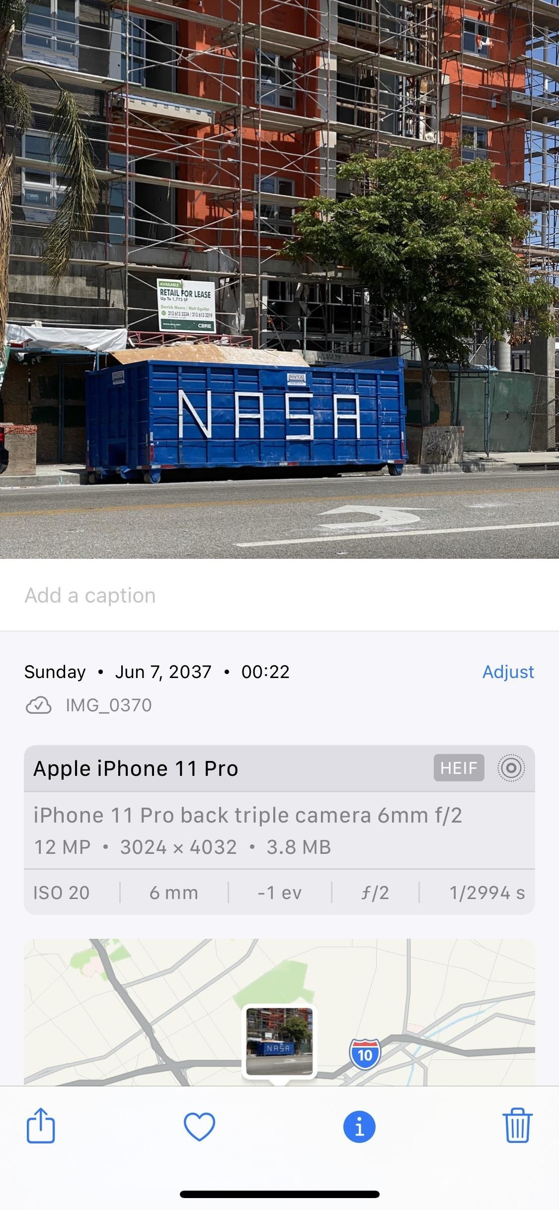 iOS 15 maakt het heel gemakkelijk om de locatie en datum/tijd voor elke foto of video te wijzigen
