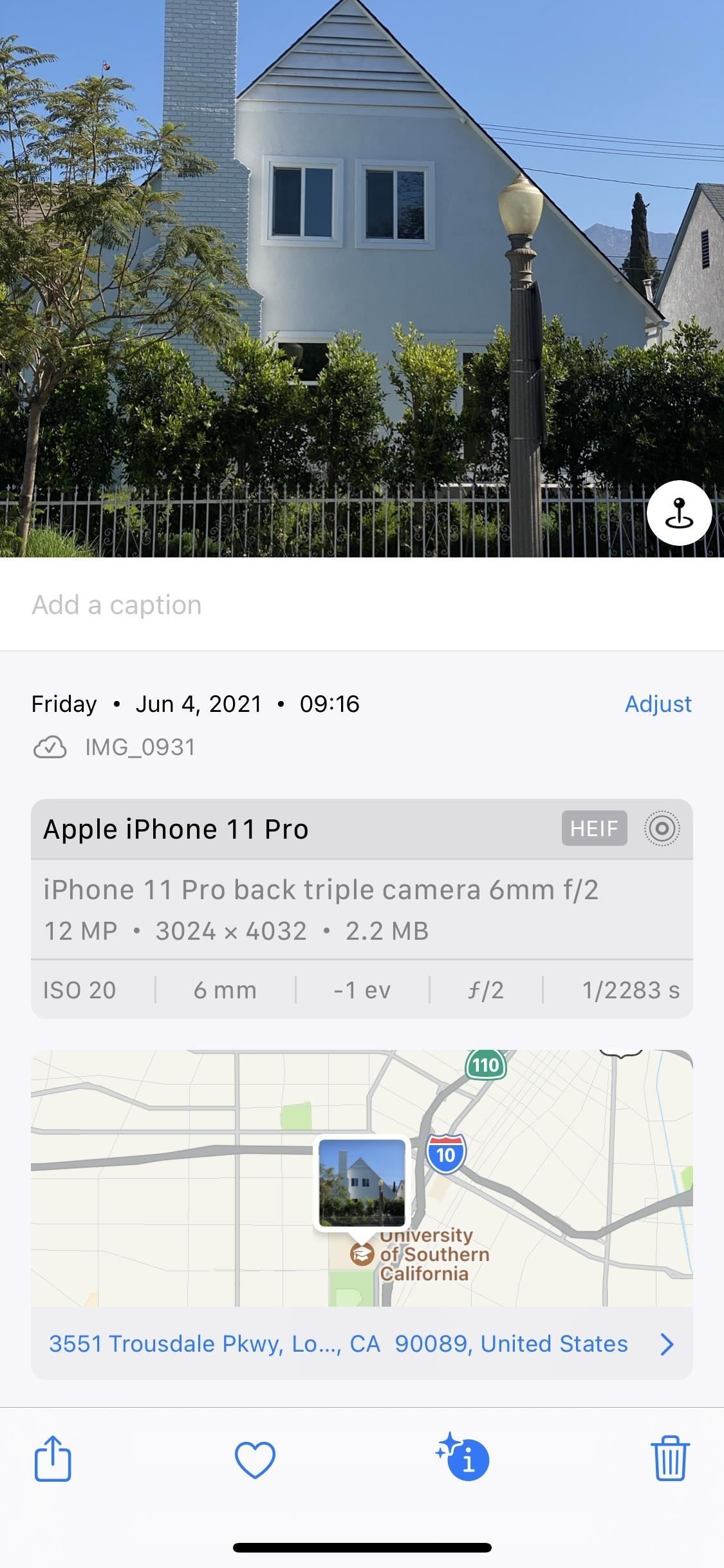 iOS 15 maakt het heel gemakkelijk om de locatie en datum/tijd voor elke foto of video te wijzigen
