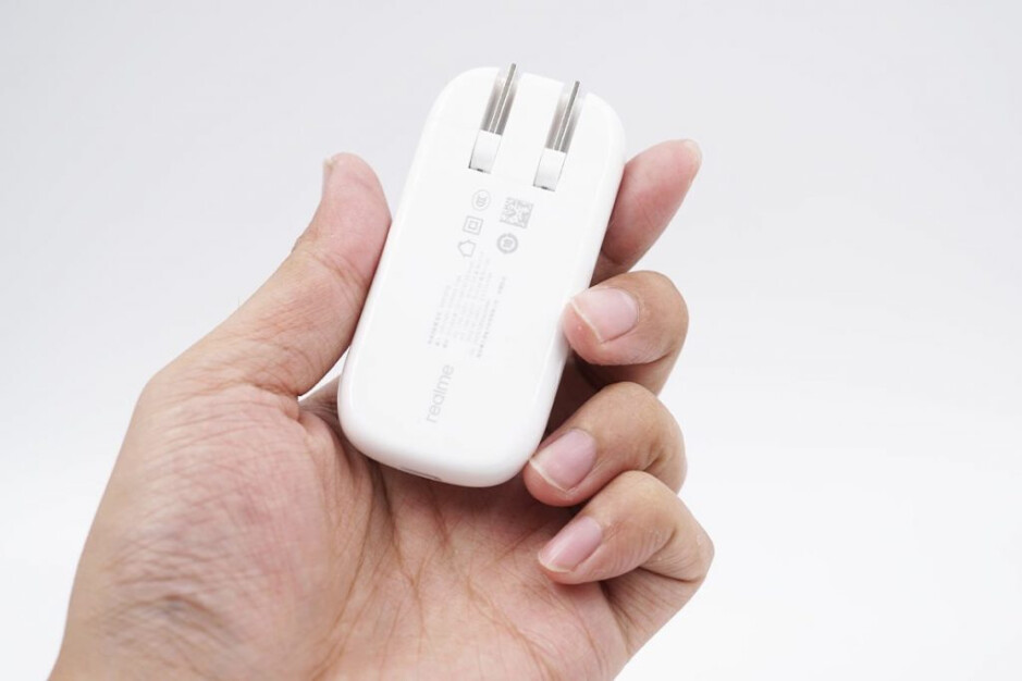 Realme's kleine snellader. Foto credi-ChargerLAB.-Is dit de toekomst snel bekabeld opladen: 55 gram=50 W vermogen