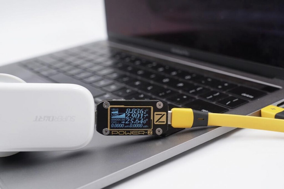 De kleine oplader kan worden gebruikt om herlaad een MacBook Pro-Is dit de toekomst van snel bekabeld opladen: 55 gram=50 W vermogen