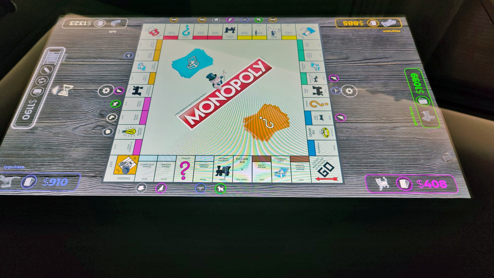 Een spelletje Monopoly op een digitale tablet