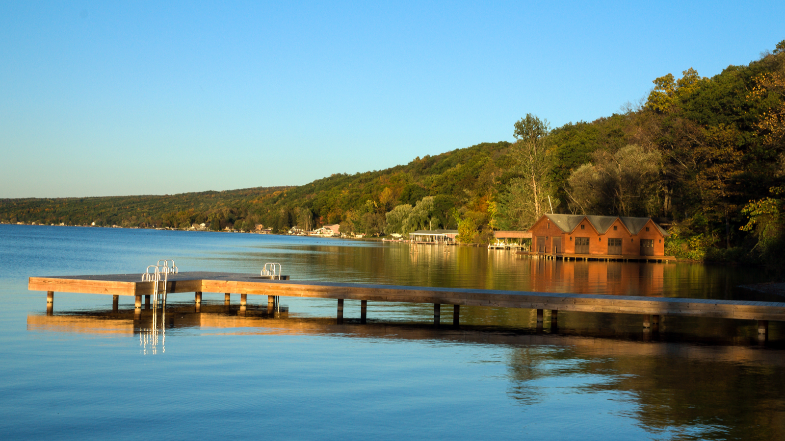 Zonsondergang op Seneca Lake bij Watkins Glen, New York