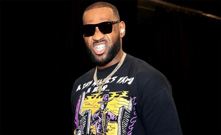 Lebron James został zauważony w niewydanych słuchawkach Beats Studio w białym wykończeniu