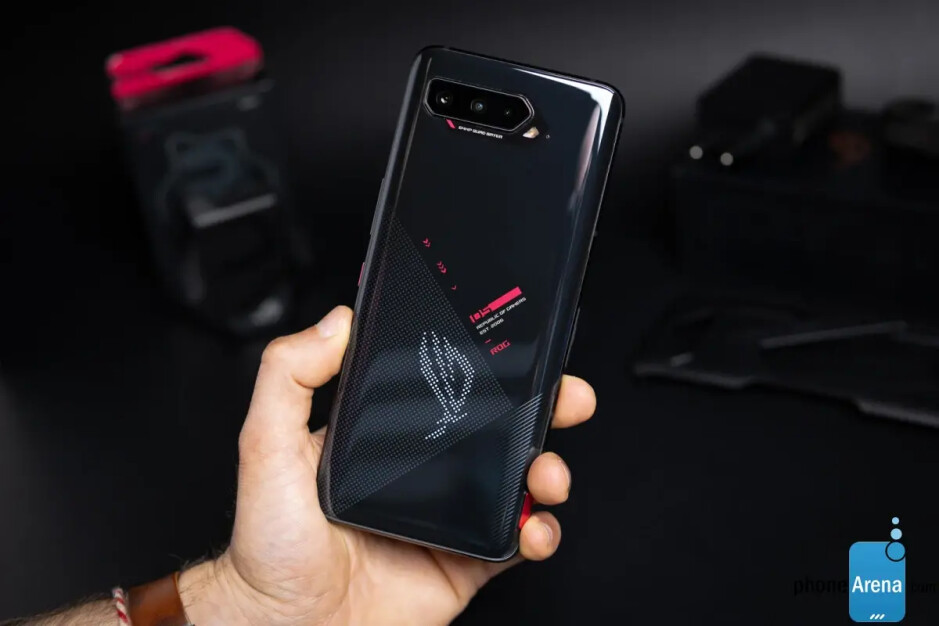 Potworny Asus ROG Phone 5 z 5G jest dostępny w USA w niezbyt wygórowanej cenie