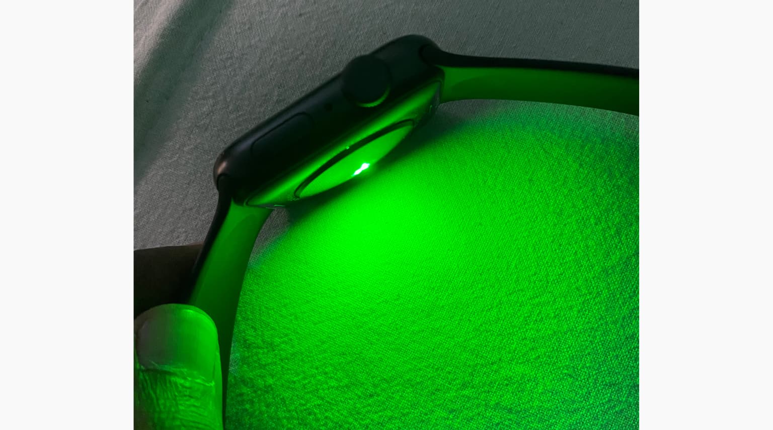 Телефон показывает зеленый. Зеленый индикатор. Зеленый мигающий. Лампа зеленого света. Мигающая лампа зеленая 220ас.