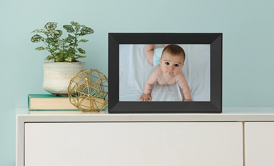 Aura Carver Smart Digital Picture Frame