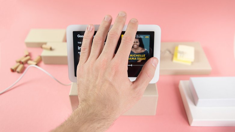 NextPit Google Nest Hub เซ็นเซอร์จับความเคลื่อนไหวของมือ