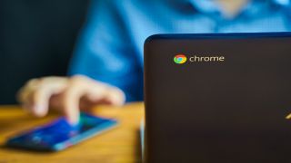 วิธีการรีสตาร์ท Chromebook