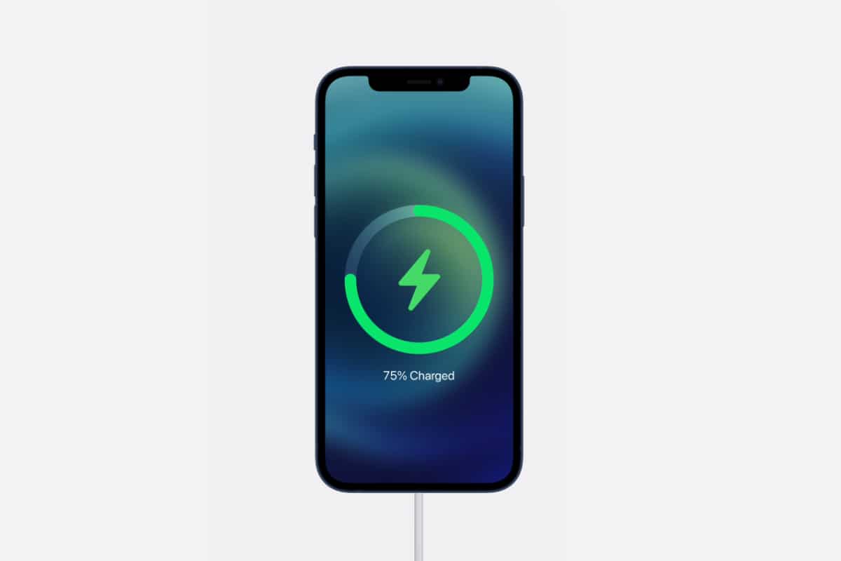 การชาร์จ iPhone 12 มินิ