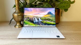แล็ปท็อป 13 นิ้วที่ดีที่สุด: Dell XPS 13 OLED