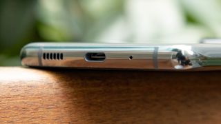 Samsung Galaxy S20 Ultra bottom view of ports