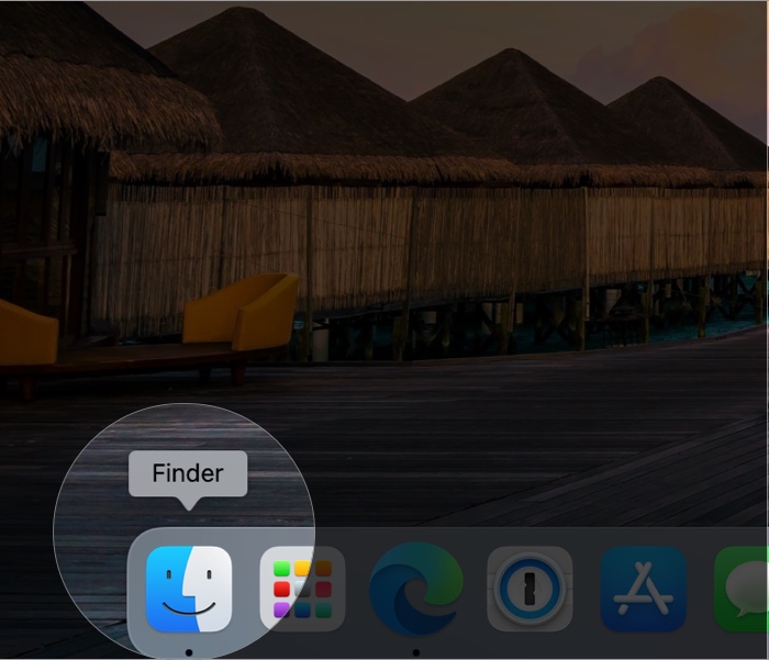 Mở Finder bằng cách nhấp vào biểu tượng Finder trên Mac Dock