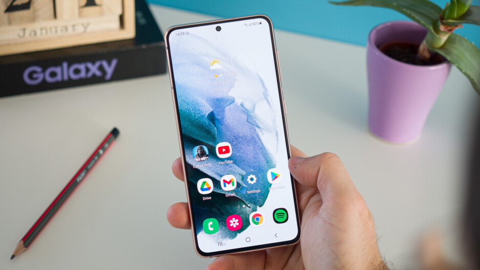 Galaxy S21-Galaxy S22 có thể không có camera selfie dưới màn hình