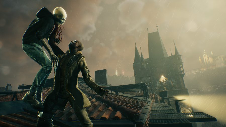 Một ma cà rồng uống máu của một kẻ thù suy yếu vào ban đêm