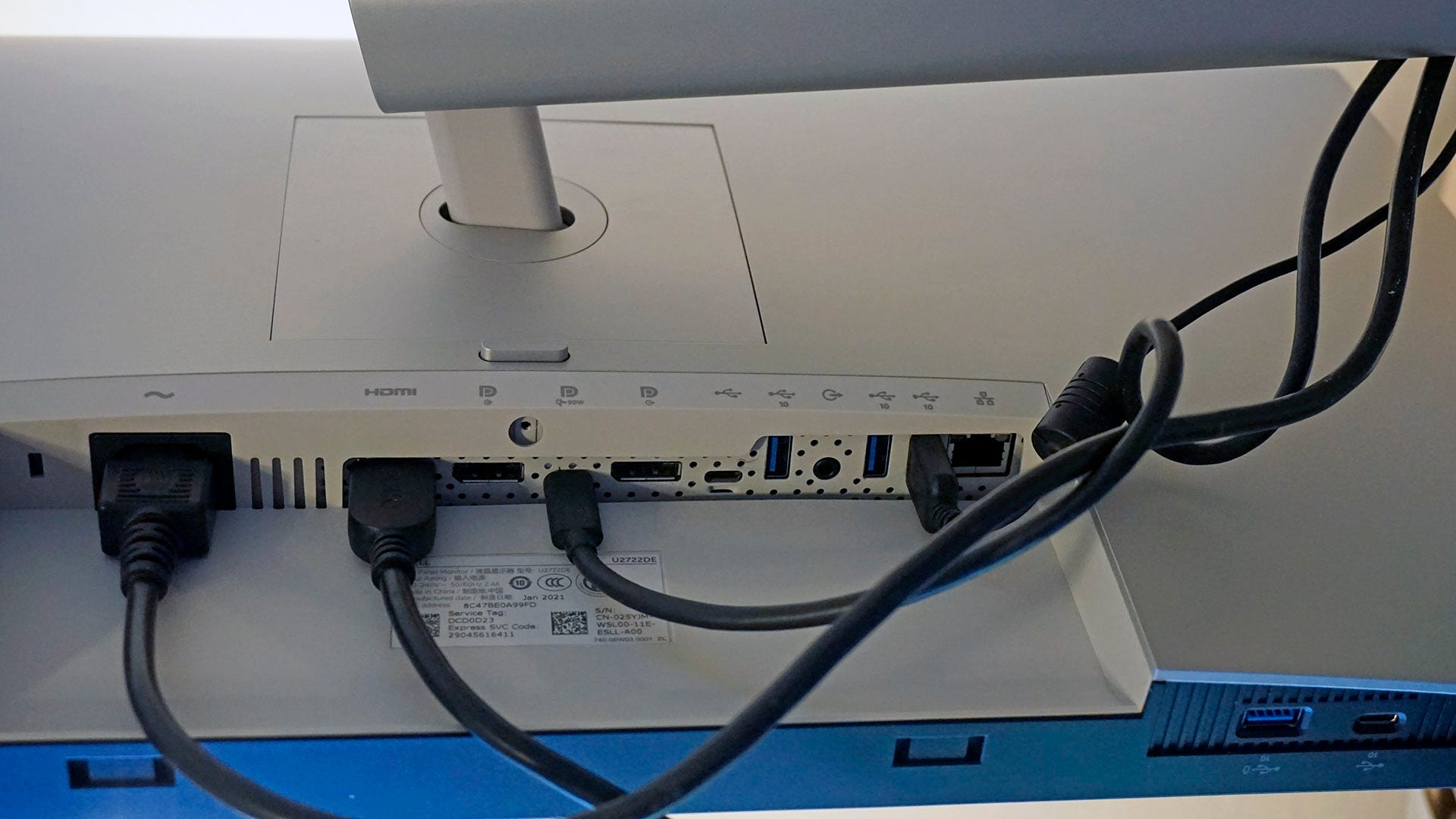 Kết nối phía sau Dell Ultrasharp U2722DE