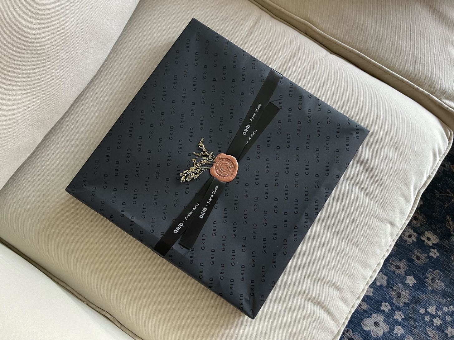 Grid Studio Biến iPhone Cũ thành Tác phẩm Nghệ thuật