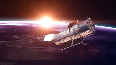 Kính viễn vọng không gian Hubble trên quỹ đạo Trái đất. Các phần tử về hình ảnh này do NASA cung cấp
