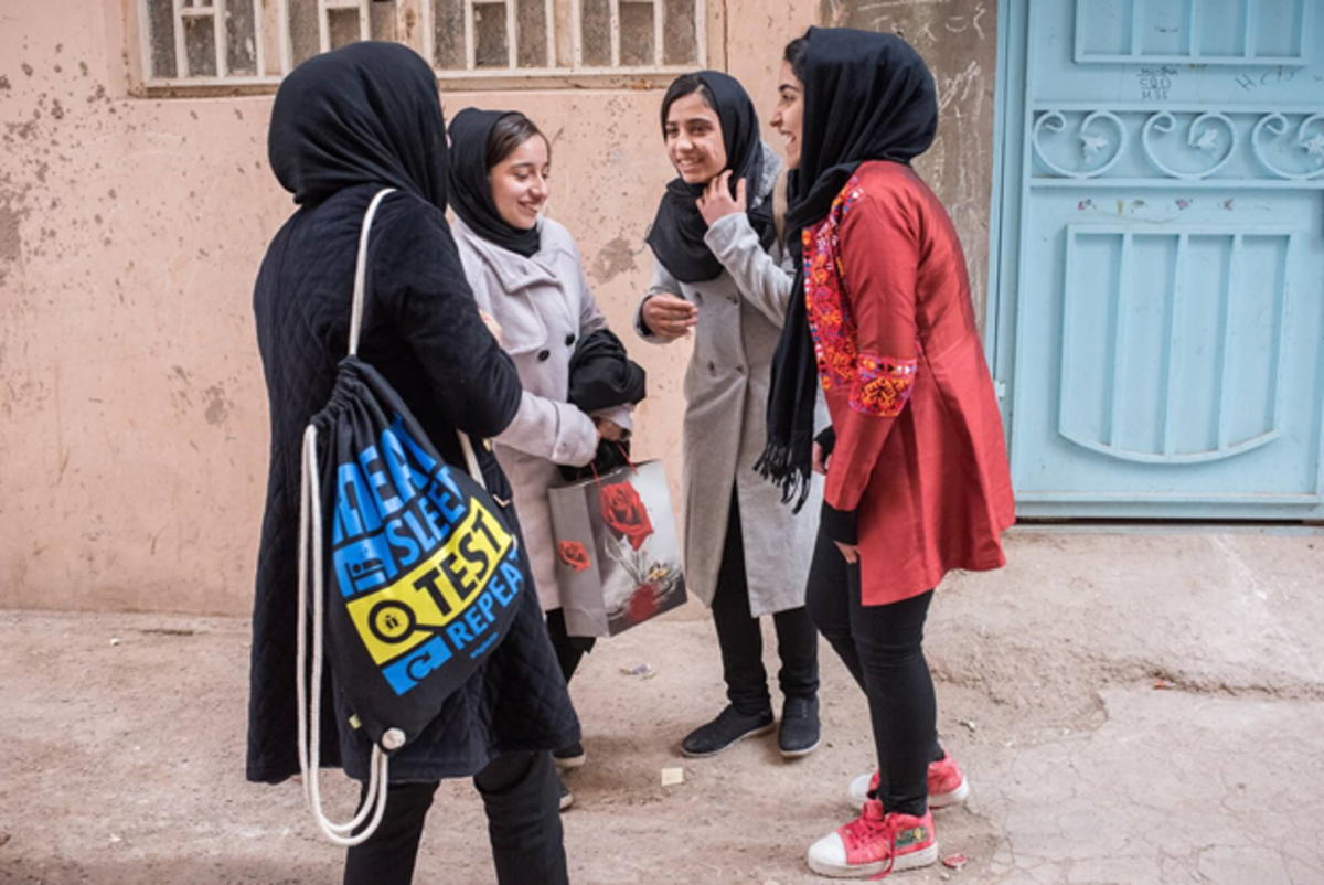 Accenture: Bitcoin giúp các cô gái trẻ ở Afghanistan