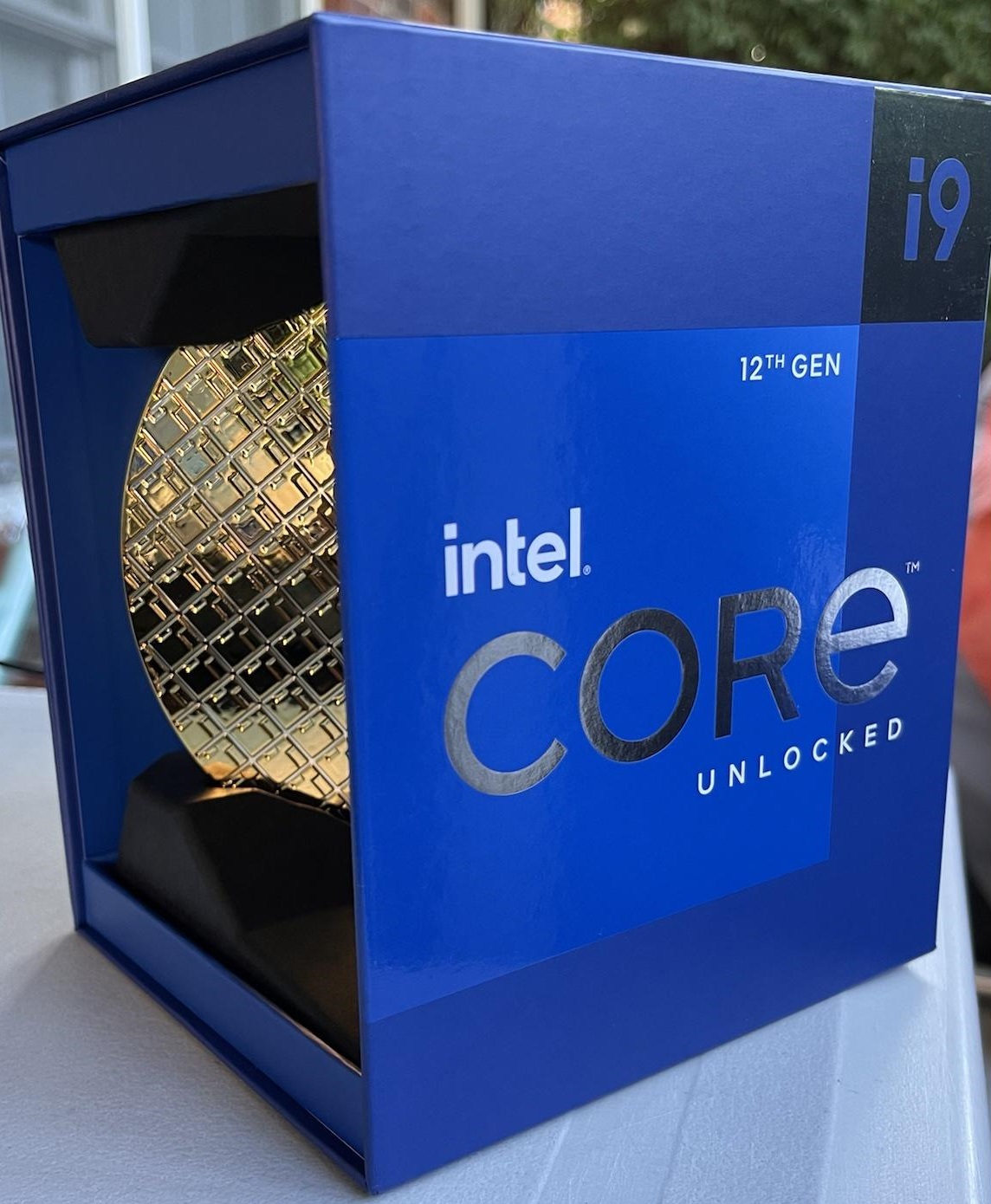 CPU Intel Core i9-12900K Alder Lake đang được bán và giao cho khách hàng vài tuần trước khi ra mắt với giá 610 đô la Mỹ - VI Atsit